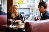 Bull – Marissa Morgan (Geneva Carr, l.); Stephen Raposa (Aaron Dean Eisenberg, r.)