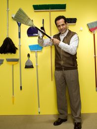 Monk – Der neurotische Privatdetektiv Adrian Monk (Tony Shalhoub) bringt seine Umwelt oft zur Verzweiflung ...