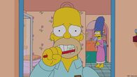 Die Simpsons – Als Homer (l.) klar wird, dass man nur einmal lebt, wird er sehr kritisch mit seinem Leben. Um ihren Mann aufzuheitern, plant Marge (r.) eine Überraschung für ihn ...
