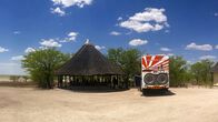Unentdecktes Nordnamibia – Touristenhütte im Etosha-Nationalpark.