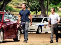 Hawaii Five-0 – Ein neuer Mordfall wartet auf Steve (Alex O'Loughlin, l.) und Danny (Scott Caan, r.) ...