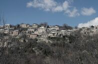 Stadt Land Kunst – Theo Angelopoulos' Drehorte liegen im Norden Griechenlands an der Grenze zu Albanien und der einstigen sowjetischen Einflusssphäre. Grau- und Ockertöne prägen hier die Landschaft.