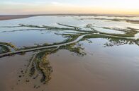 Australiens wilder Westen – Das einzigartige Watt an der Küste der Kimberley-Region wird von Australiens stärksten Gezeiten geformt. Die Dambimangari-Ranger der Land- und Küstenwache schützen diesen äußerst sensiblen Lebensraum.
