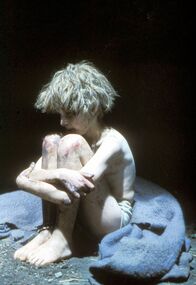 Ich habe keine Angst – Der kleine Filippo (Mattia Di Pierro) wird von seinen Peinigern wie ein Tier gefangen gehalten.