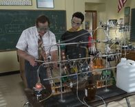 The Goldbergs – (v.li.) Steve Guttenberg (Dr. Katman), Troy Gentile (Barry Goldberg).