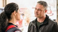 Chicago Fire – Sie kommen sich wieder näher: Miranda Rae Mayo als Stella Kidd, Taylor Kinney als Kelly Severide.