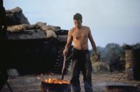 Platoon – Neuankömmlinge haben es im 'Platoon' nicht leicht: Chris Taylor (Charlie Sheen).