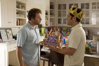 Beim ersten Mal – Ben (Seth Rogen, li.) und sein zukünftiger Schwager Pete (Paul Rudd) beim Kindergeburtstag.