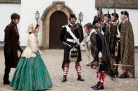 Victoria – v.l.n.r.: Prinz Albert (Tom Hughes), Königin Victoria (Jenna Coleman) und Herzog von Atholl (Denis Lawson)