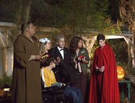 Speechless – (v.l.n.r.) Kenneth (Cedric Yarbrough); Dylan DiMeo (Kyla Kenedy); JJ DiMeo (Micah Fowler); Jimmy DiMeo (John Ross Bowie); Maya DiMeo (Minnie Driver); Ray DiMeo (Mason Cook)