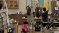 MacGyver – MacGyver (Lucas Till) und sein Team haben während ihres Besuchs im Heimatort von Mac und Bozer keine Zeit für Erinnerungen, da sie nach einem entführten Mädchen aus Macs ehemaliger High School suchen müssen ...