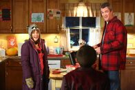 The Middle – Frankie (Patricia Heaton, l.); Mike (Neil Flynn, r.)