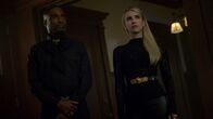 American Horror Story – Behold Chablis (Billy Porter, l.); Madison Montgomery (Emma Roberts, r.)