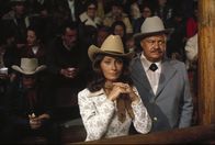 Rancho Deluxe – Cora Brown (Elizabeth Ashley, l.); John Brown (Clifton James, r.)
