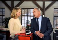 Rote Rosen – ARD ROTE ROSEN FOLGE 1310 Uhr im ERSTEN. Bente (Nela Schmitz, l.) ist glücklich, dass Roman (Johannes Terne, r.) sie endlich anerkennt.
