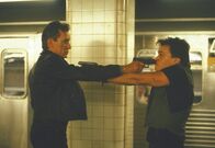 Auf die harte Tour – Der Polizist John Moss (James Woods, l.) fackelt nicht lang ...