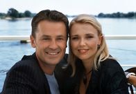 Das Traumpaar – Ein glückliches Paar: Paula (Tina Ruland) und ihr Mann Thomas (Timothy Peach).