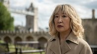 Killing Eve – Eve (Sandra Oh) ist ihrem nächsten Ziel dicht auf der Spur. Um mehr Informationen über die "Zwölf" zu bekommen, muss sie alles auf eine Karte setzen.