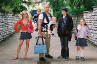 Der Babynator – L-R: Brittany Snow als Zoe Plummer, Logan Hoover als Peter Plummer, Vin Diesel als Shane Wolfe, Luke Vink als Baby Tyler Plummer, Max Thieriot als Seth Plummer, Morgan York als Lulu Plummer