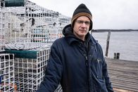 Im Angesicht des Sturms – Robert Harris ist der Kapitän des Fischereifahrzeugs Four H. Yarmouth in Nova Scotia erhält jedes Jahr den größten Hummerfang Kanadas in den klaren Gewässern vor der Küste der Provinz. (National Geographic/Nick Head)