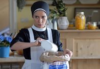 Um Himmels Willen – Gina (Donia Ben-Jemia) kocht gerne.