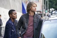 Navy CIS: L.A. – L-R: Harley Hidoko ( Andrea Bordeaux) und Marty Deeks ( Eric Christian Olsen)