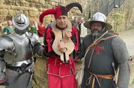 Babbel Net! – In der dritten Staffel „Babbel Net!“ geht der Kurpfälzer Comedian Bülent Ceylan gewohnt humorvoll-neugierig wichtigen Themen des Lebens von gestern und heute nach.