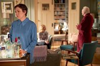The Father – Anne (Olivia Colman, li.) hofft, dass sich Anthony (Anthony Hopkins, re.) und Laura (Imogen Poots, Mitte) gut verstehen.; MDR FERNSEHEN THE FATHER, "The Father"10 Uhr. Anne (Olivia Colman, li.) hofft, dass sich Anthony (Anthony Hopkins, re.) und Laura (Imogen Poots, Mitte) gut verstehen.