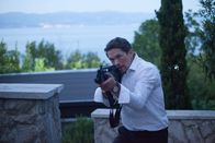 Hamilton – Hamilton (Jakob Ofterbro) versucht, Ek aus Duvals Villa zu befreien.