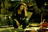Saw III – Der Jigsaw Killer pflegt seine Opfer in fallengespickten Zellen zu Tode zu bringen. Seine Assistentin entführt die Chirurgin Lynn (Bahar Soomekh), die den todkranken Killer so lange am Leben erhalten soll, bis dessen letztes Opfer seine Prüfung bestanden hat ...