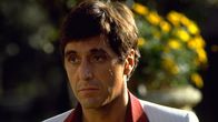 Scarface – Der Kubaner Tony Montana (Al Pacino) findet als politischer Flüchtling Asyl in Amerika und steigt bald zum Gangsterkönig auf.