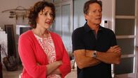 Law & Order: Special Victims Unit – Pamela (Joan Cusack) und Kevin Burton (Peter Strauss) müssen die wohl schlimmste Erfahrung, die Eltern widerfahren kann, bereits zum zweiten Mal durchmachen. Offenbar wurde ihre Adoptivtochter aus der heimischen Wohnung entführt.