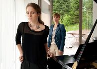 SOKO Kitzbühel – (v.li.) Alma Hasun (Anna Czerny), Kristina Sprenger (Karin Kofler).