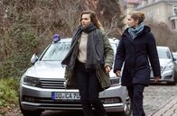 Tatort – Auf dem Weg zur Verhaftung des Täters: Karin Hanczewski als Kommissarin Karin Gorniak, Cornelia Gröschel als Kommissarin Leonie Winkler