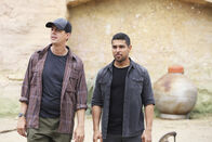 Navy CIS – Noch ahnen McGee (Sean Murray) und Torres (Wilmer Valderrama) nicht, welche Folgen die Suche nach einem Navy SEAL in Paraguay mit sich bringt ...