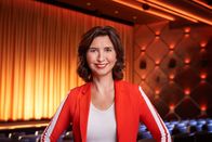 Kulturzeit – Moderatorin Cécile Schortmann (ARD). "Kulturzeit" ist das werktägliche Kulturmagazin von 3sat. "Kulturzeit" mischt sich in kulturelle und gesellschaftspolitische Fragen ein. Das Magazin bietet Hintergrundinformationen, Porträts und Gespräche zu aktuellen und brisanten Fragen.