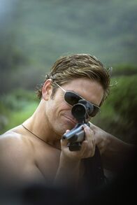 Long Weekend – Achtlos feuert Peter (James Caviezel) mit seinem Gewehr durch die Gegend und verletzt Tiere und Natur. Diese nimmt jedoch Rache und schlägt gnadenlos zurück ...