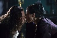 Versailles – Gaston (Harry Hadden-Paton, l.); Madame Agathe (Suzanne Clément, r.)