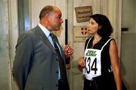 MA 2412 – Wolfgang Böck (Obersenatsrat), Eva Billisich (Frau Löffler).