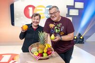 1, 2 oder 3 – Biologin Dr. Frauke Fischer erklärt Elton das Geheimnis der Artenvielfalt.