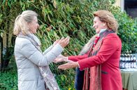 SOKO Kitzbühel – (v.li.): Andrea L’Arronge (Gräfin Schönberg), Patricia Hirschbichler (Annette von Reblar).