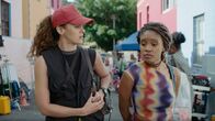 The Morning After – Nina (Amara Okereke) sollte Pauline (Danica Jones, li.) gegen ihren übergriffigen Exfreund abschirmen, und das hat sie äußerst erfolgreich erledigt.