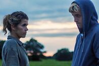 Mein Sohn – Mein Sohn Grundsatzdiskussionen: Anke Engelke als Marlene, Jonas Dassler als Jason Copyright: SRF/Akzente Film & Fernsehproduktion GmbH/Warner Bros. Entertainment GmbH