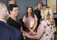 Young Sheldon – (v.li.): Montana Jordan (George ‚Georgie‘ Cooper Jr.), Zoe Perry (Mary Cooper), Lance Barber (George Cooper Sr.), Emily Osment (Mandy).