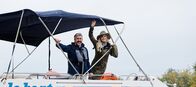 Silvia entdeckt – Silvia Schneider auf Bootsfahrt auf dem Shannon in Portnumna mit Brian Kirwan.