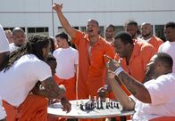 Empire – Lässt sich im Knast nicht unterkriegen und versucht, von dort aus nun Empire zu leiten: Lucious (Terrence Howard, M.) ...