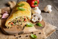 Das große Promibacken – Vegetable savory strudel stuffed with mushrooms, red pepper, onion, garlic and parsley