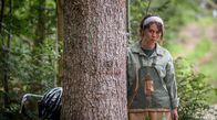 Sturm der Liebe – Fanny (Johanna Grean) beobachtet getroffen, wie sich Vincent und Katja küssen.