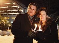 Charlys Comeback – Dr. Stangl macht Margit den Hof: Ralph Schicha als Dr. Raimund Stangl, Charlotte Schwab als Margrit Abderhalden