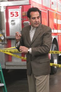 Monk – Tony Shalhoub (Adrian Monk).